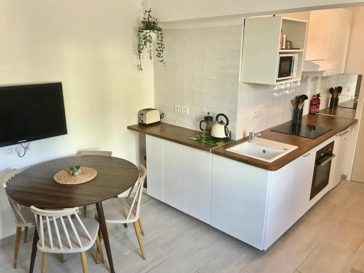 Blue Summer Vibes Appartment For 4P, Ac, Parking, Beachfront, Spa Access -5 لا سيوتا المظهر الخارجي الصورة