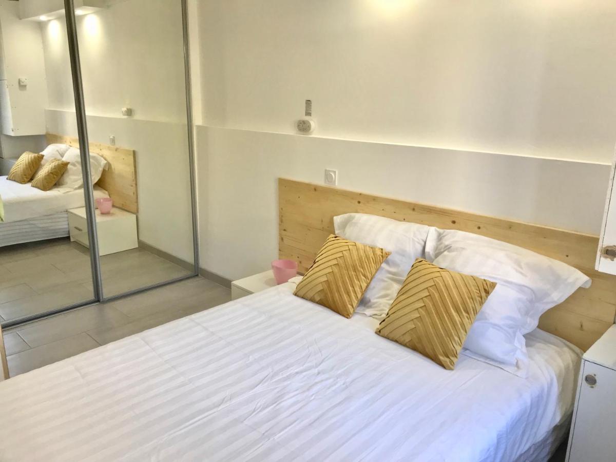 Blue Summer Vibes Appartment For 4P, Ac, Parking, Beachfront, Spa Access -5 لا سيوتا المظهر الخارجي الصورة