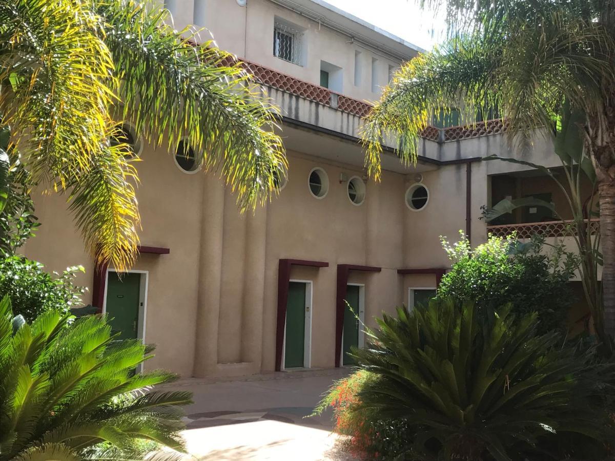 Blue Summer Vibes Appartment For 4P, Ac, Parking, Beachfront, Spa Access -5 لا سيوتا المظهر الخارجي الصورة