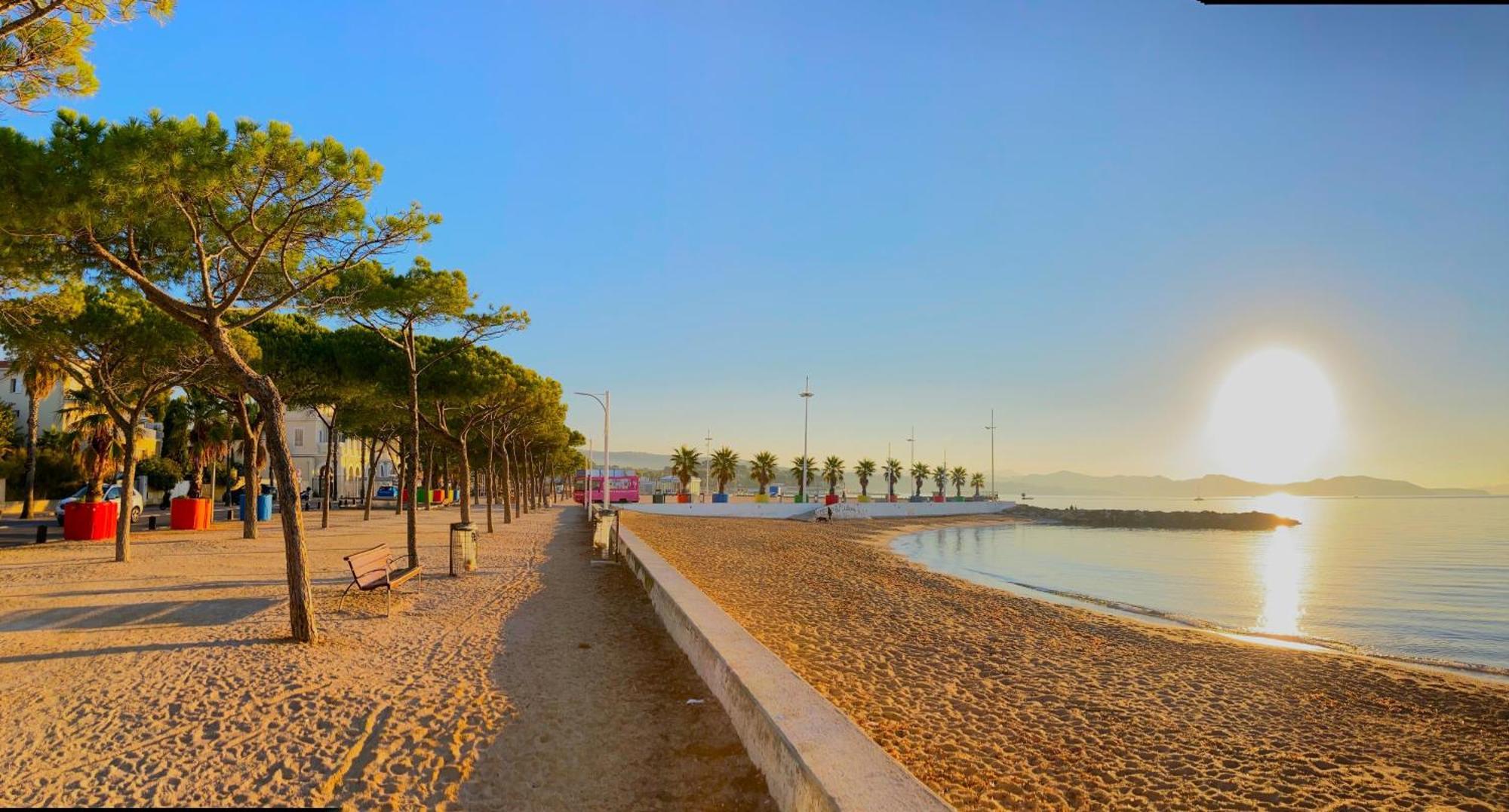Blue Summer Vibes Appartment For 4P, Ac, Parking, Beachfront, Spa Access -5 لا سيوتا المظهر الخارجي الصورة